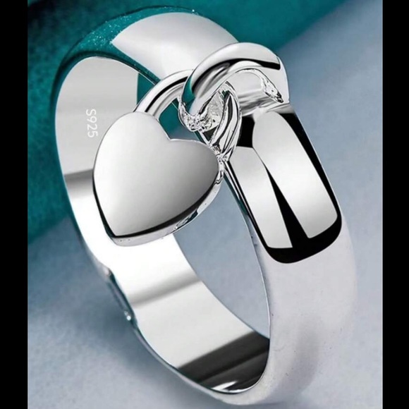 925 Silver Heart Charm Ring - Picture 2 of 8